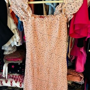 Brand Guess- Coral pink, flowered, fitted ruched dress. Juniors Small.